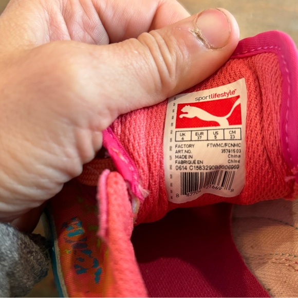 Girls Puma Sneakers - Picture 3 of 4
